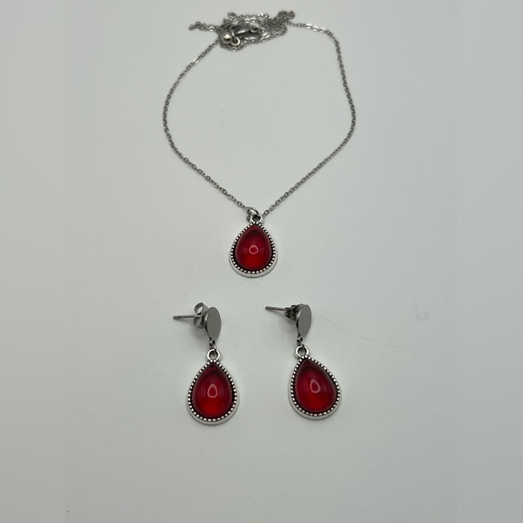 Bohemian Edgy Red Teardrop Necklace set with Earrings - Trendy Edgy Jewelry Set - Picture 7 of 17